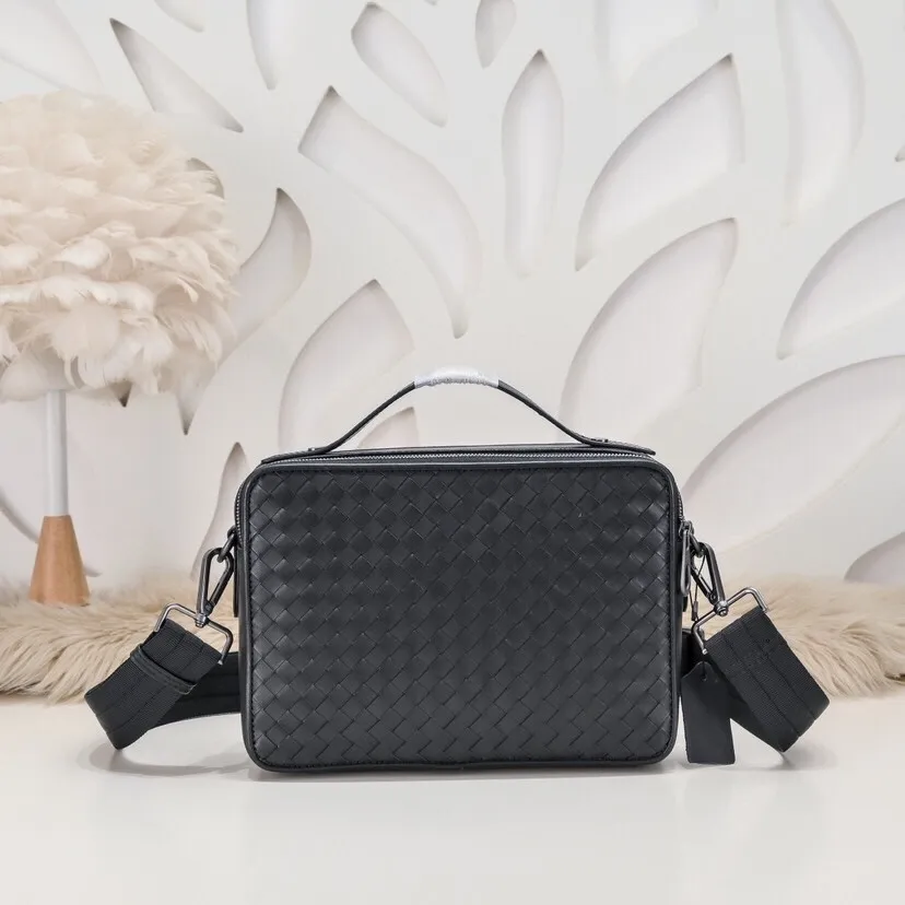 All categories 💚 Top version men’s bags 💚 BV 2024 new BV crossbody bag